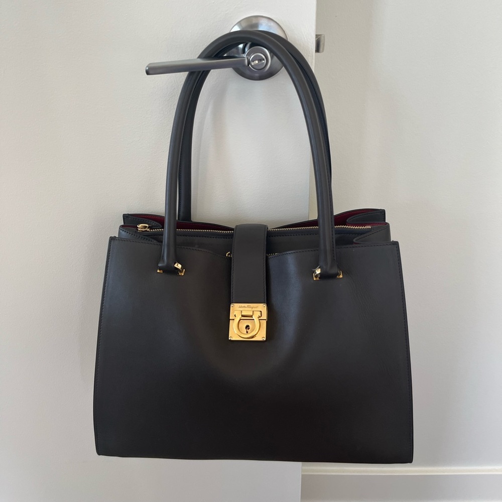 Beautiful gray Ferragamo handbag